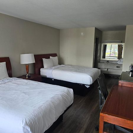 Days Inn By Wyndham Raleigh South Экстерьер фото