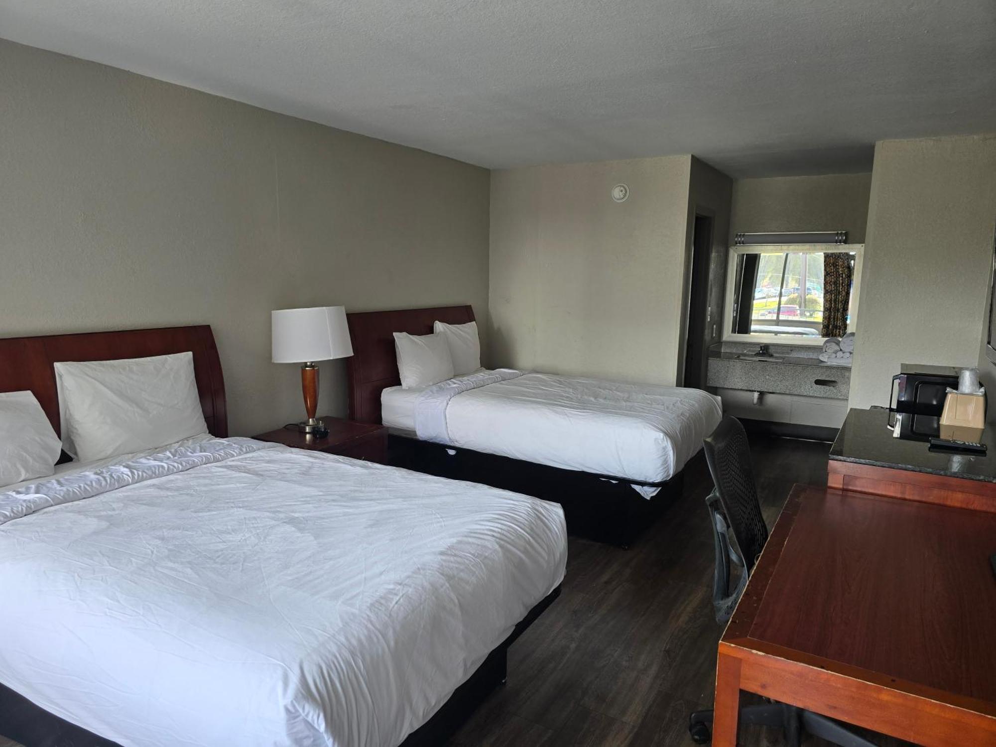 Days Inn By Wyndham Raleigh South Экстерьер фото