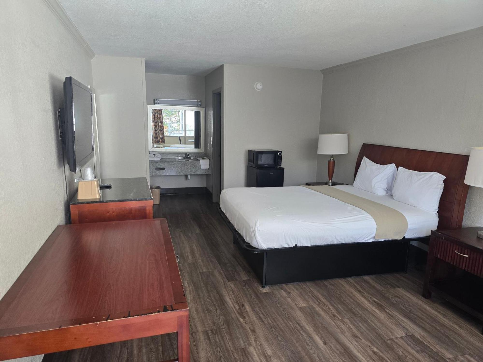 Days Inn By Wyndham Raleigh South Экстерьер фото