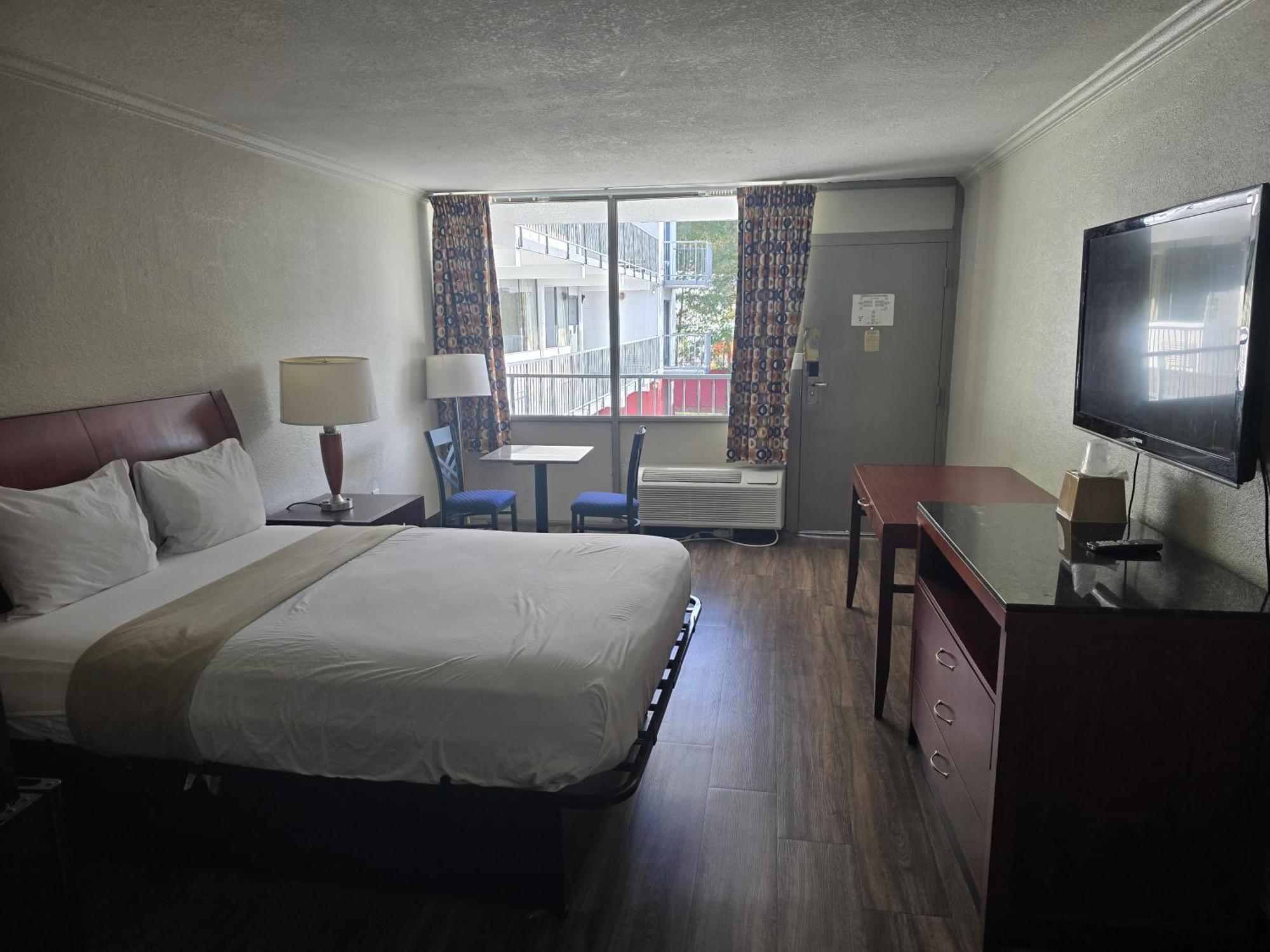 Days Inn By Wyndham Raleigh South Экстерьер фото