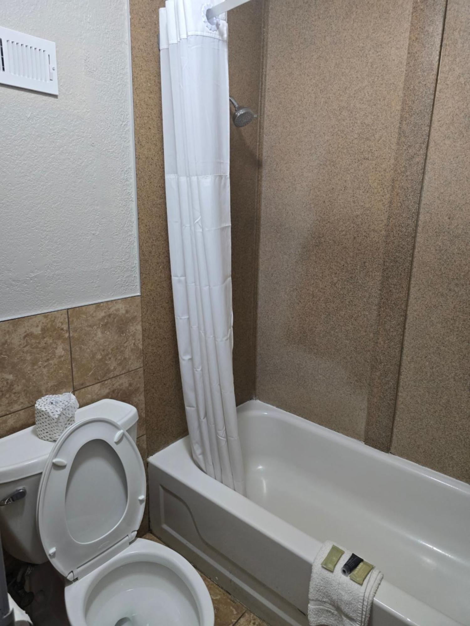Days Inn By Wyndham Raleigh South Экстерьер фото
