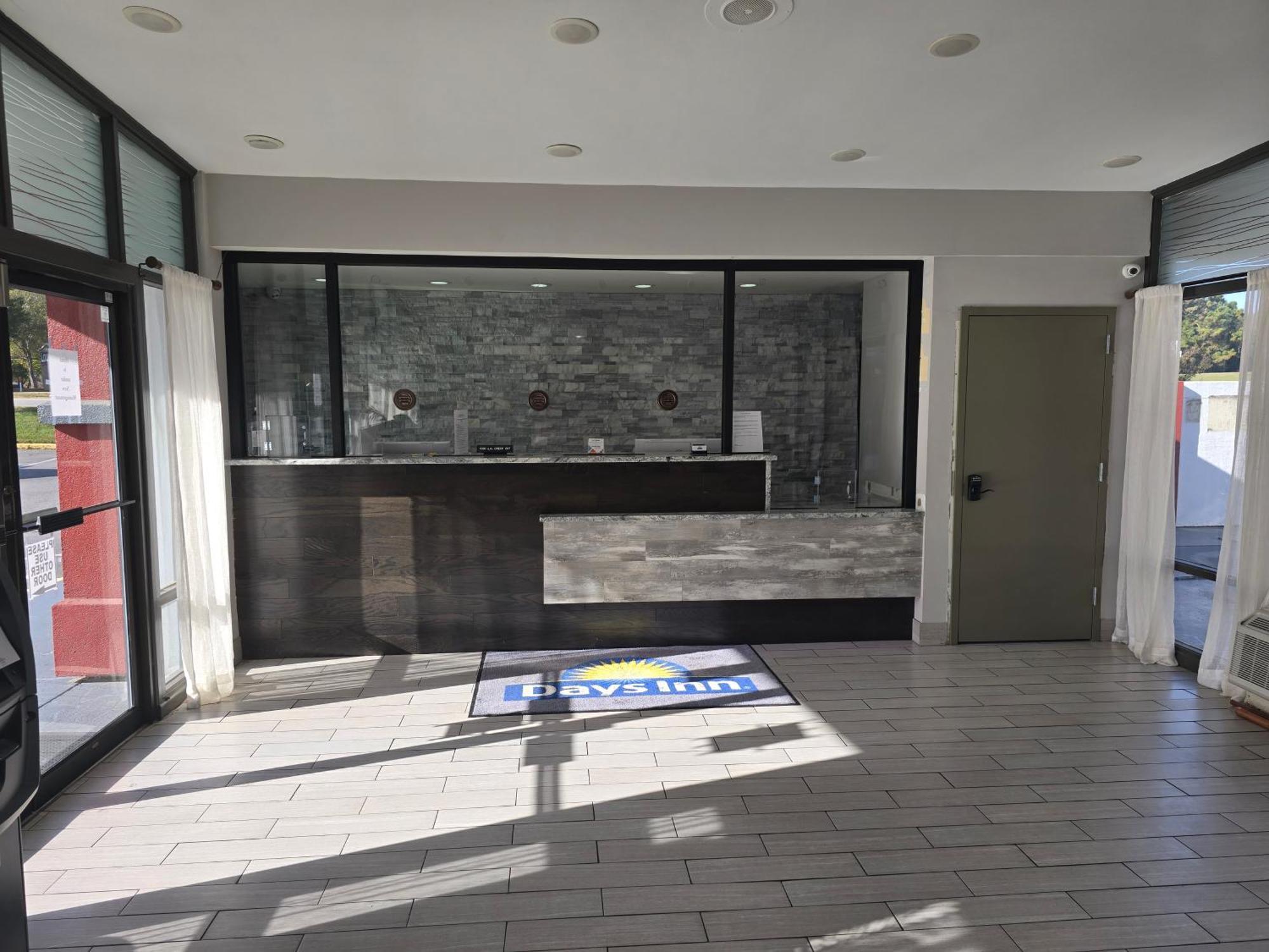 Days Inn By Wyndham Raleigh South Экстерьер фото