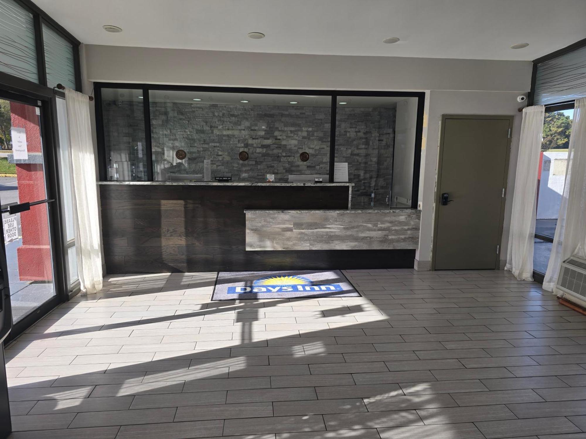 Days Inn By Wyndham Raleigh South Экстерьер фото